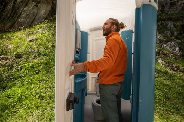 Best Porta potty rental near me  in Falcon Heights, MN