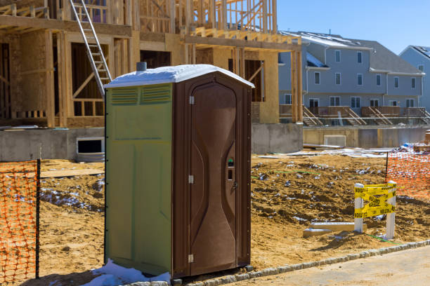 Portable Toilet Options We Offer in Falcon Heights, MN